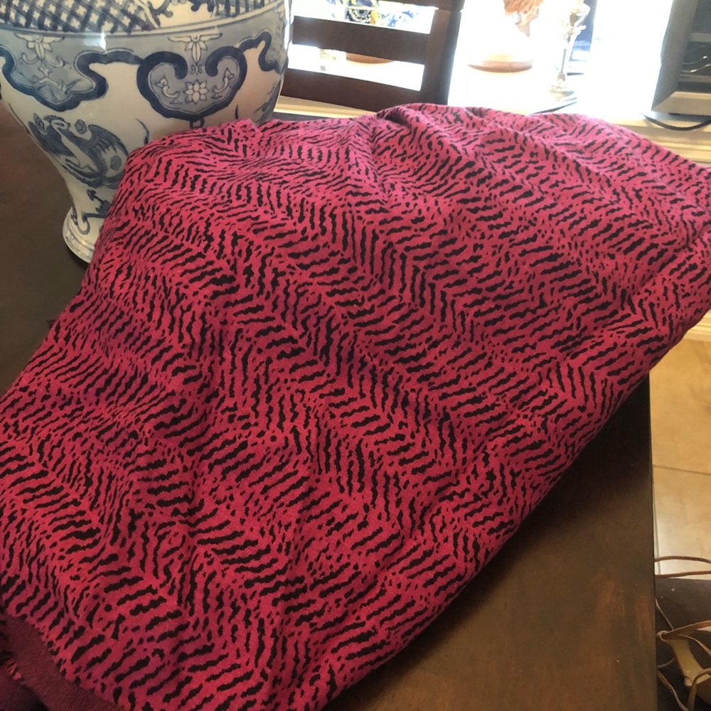 Amazing and soft Lululemon Vinyasa Wrap